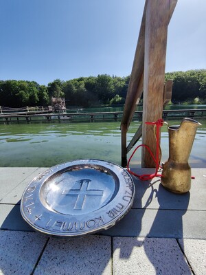 Taufschale am See